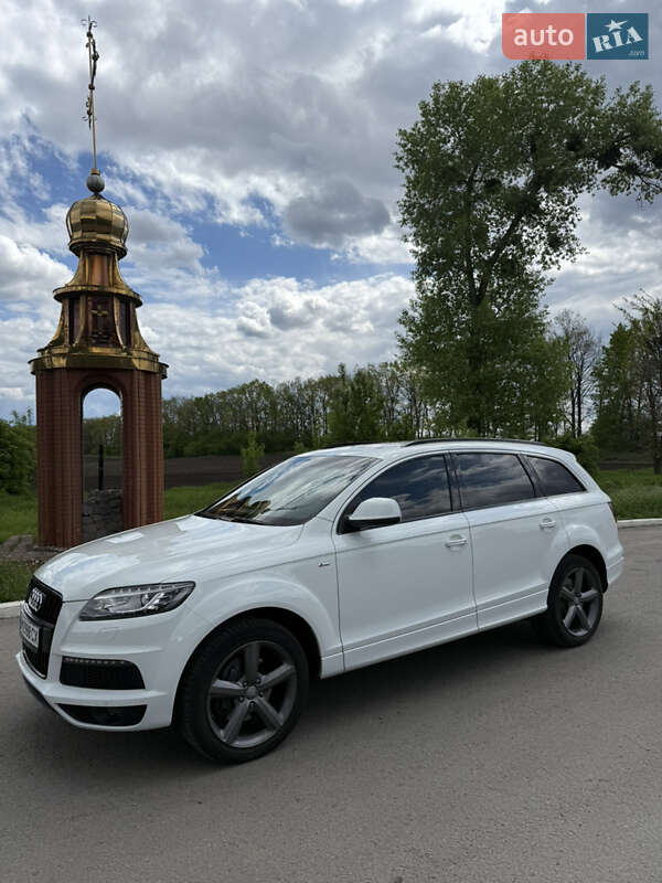 Внедорожник / Кроссовер Audi Q7 2012 в Ромнах