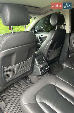 Внедорожник / Кроссовер Audi Q7 2015 в 