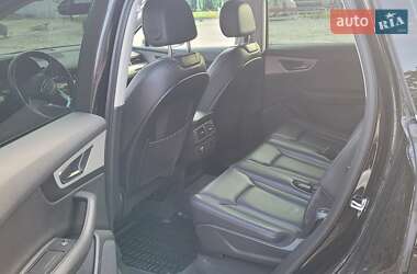 Внедорожник / Кроссовер Audi Q7 2017 в 