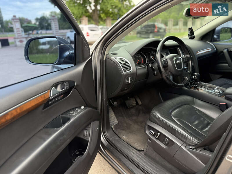Позашляховик / Кросовер Audi Q7 2011 в Ніжині