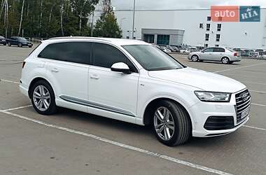 Внедорожник / Кроссовер Audi Q7 2017 в 