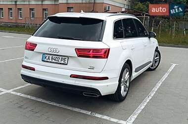 Внедорожник / Кроссовер Audi Q7 2017 в 