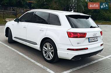 Внедорожник / Кроссовер Audi Q7 2017 в 