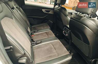 Внедорожник / Кроссовер Audi Q7 2017 в 
