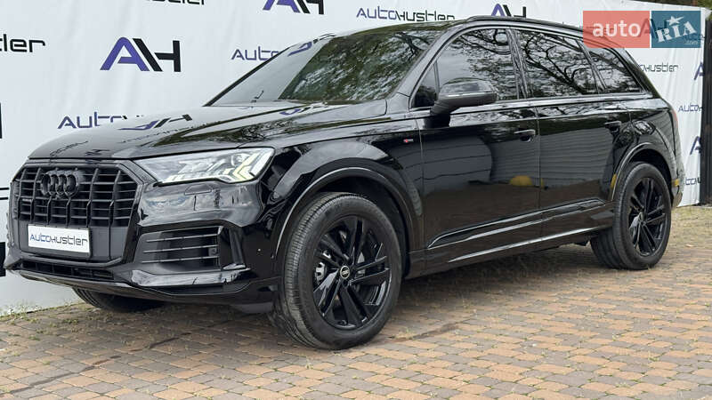 Внедорожник / Кроссовер Audi Q7 2020 в Киеве