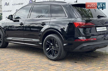 Позашляховик / Кросовер Audi Q7 2020 в 