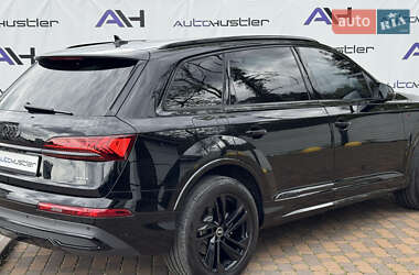 Позашляховик / Кросовер Audi Q7 2020 в 