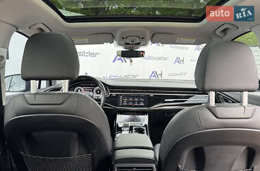 Позашляховик / Кросовер Audi Q7 2020 в 