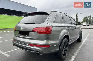Внедорожник / Кроссовер Audi Q7 2015 в 