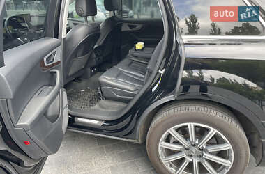 Внедорожник / Кроссовер Audi Q7 2018 в 