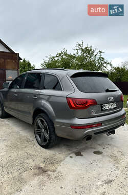 Позашляховик / Кросовер Audi Q7 2013 в 