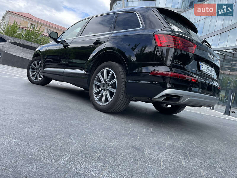 Позашляховик / Кросовер Audi Q7 2018 в Києві