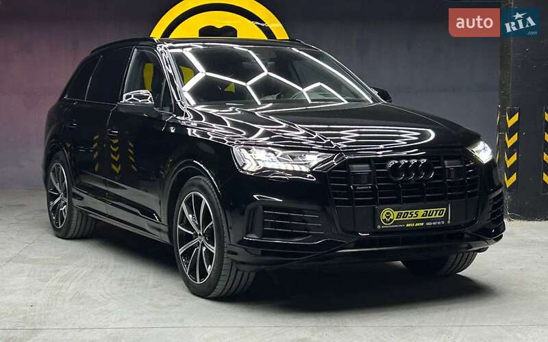 Внедорожник / Кроссовер Audi Q7 2022 в 