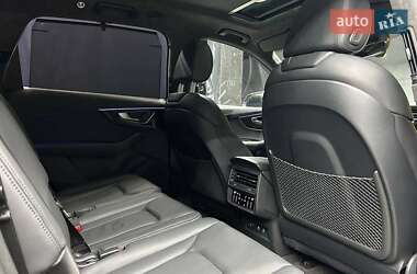 Внедорожник / Кроссовер Audi Q7 2022 в 
