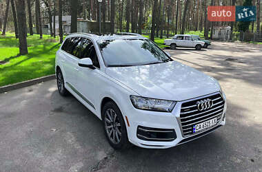 Внедорожник / Кроссовер Audi Q7 2018 в 