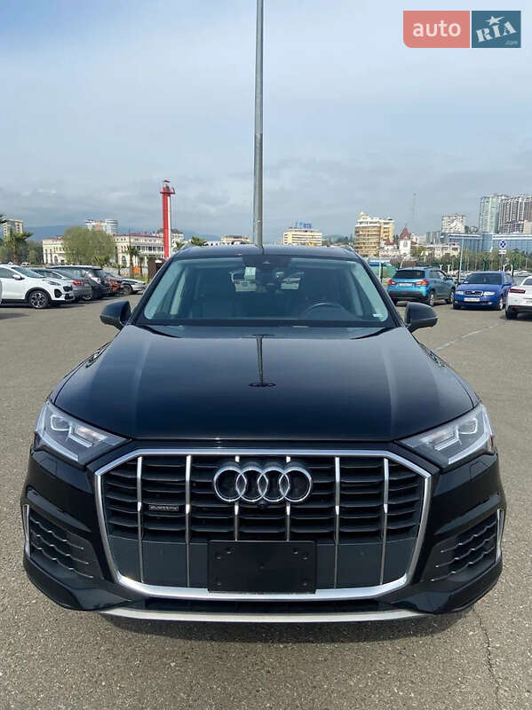 Внедорожник / Кроссовер Audi Q7 2020 в 
