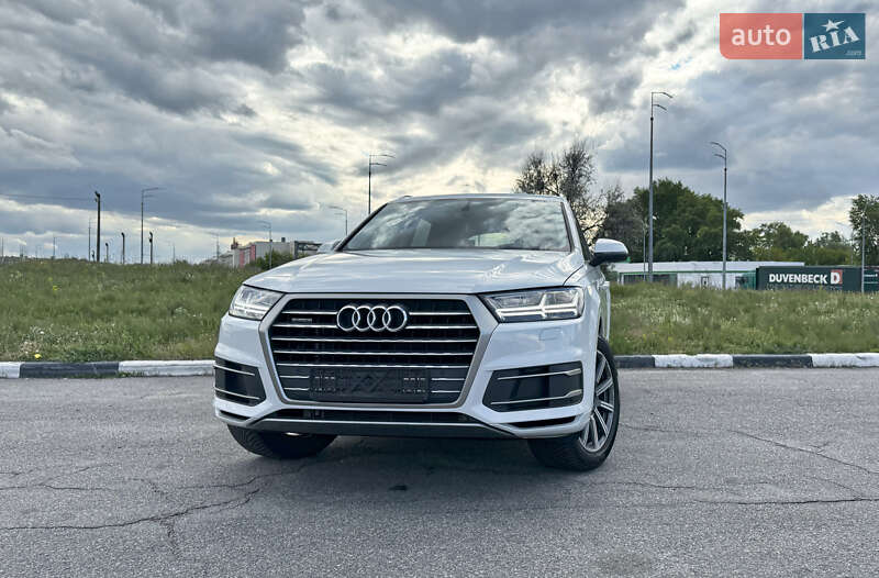 Внедорожник / Кроссовер Audi Q7 2016 в Киеве