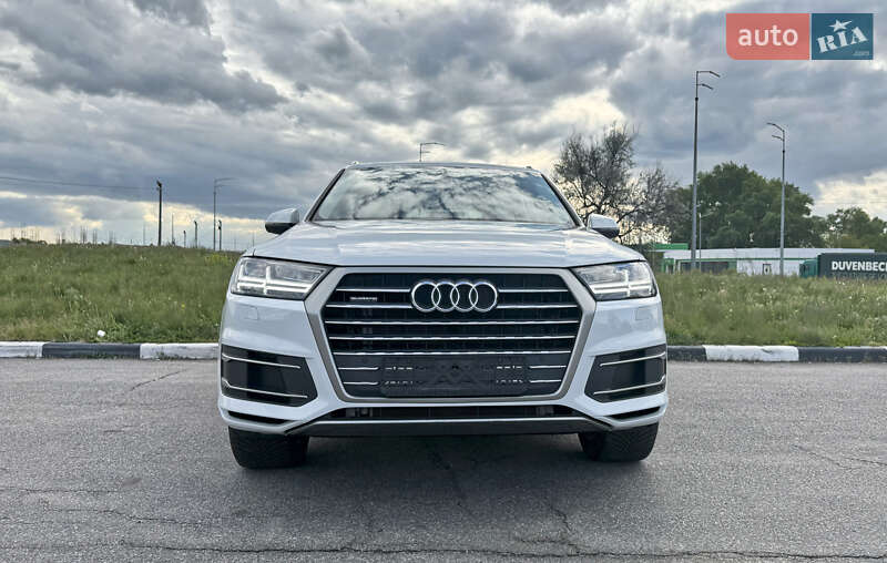Внедорожник / Кроссовер Audi Q7 2016 в Киеве