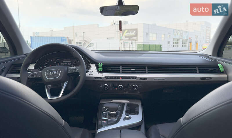 Внедорожник / Кроссовер Audi Q7 2016 в Киеве