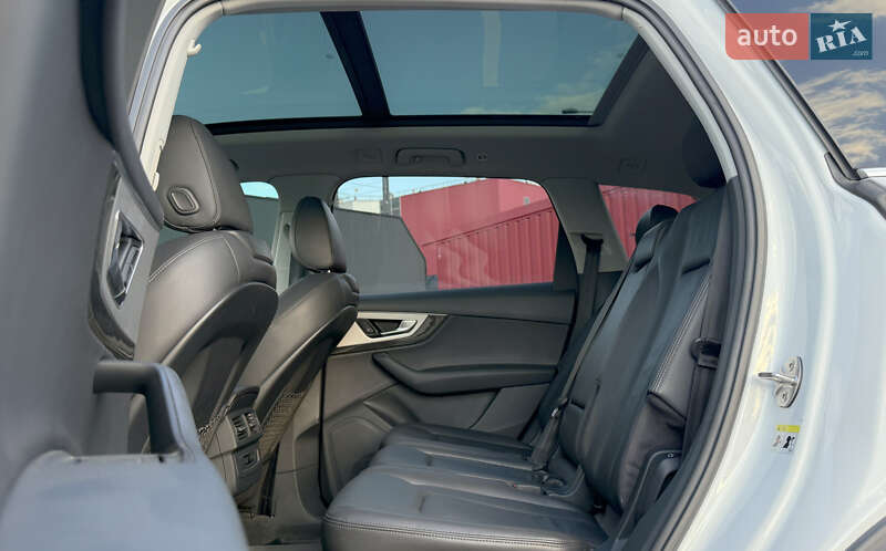 Внедорожник / Кроссовер Audi Q7 2016 в Киеве