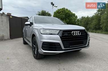 Внедорожник / Кроссовер Audi Q7 2018 в 