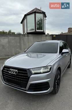 Внедорожник / Кроссовер Audi Q7 2018 в 
