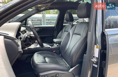 Внедорожник / Кроссовер Audi Q7 2018 в 