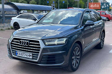 Внедорожник / Кроссовер Audi Q7 2018 в 