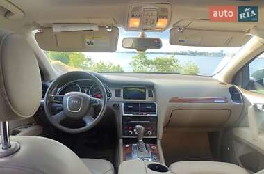 Внедорожник / Кроссовер Audi Q7 2010 в 