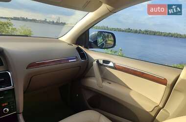 Внедорожник / Кроссовер Audi Q7 2010 в 