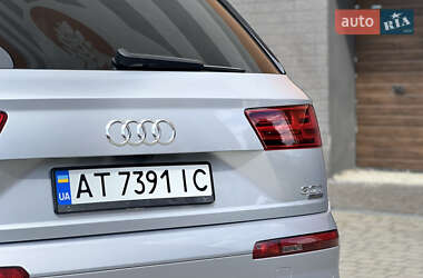 Внедорожник / Кроссовер Audi Q7 2016 в 