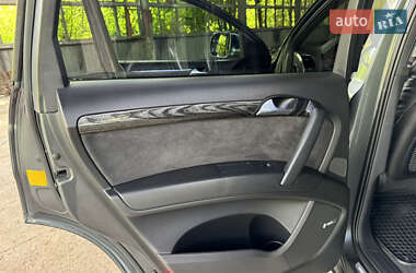 Внедорожник / Кроссовер Audi Q7 2011 в 