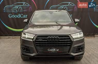 Позашляховик / Кросовер Audi Q7 2018 в 
