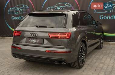 Позашляховик / Кросовер Audi Q7 2018 в 