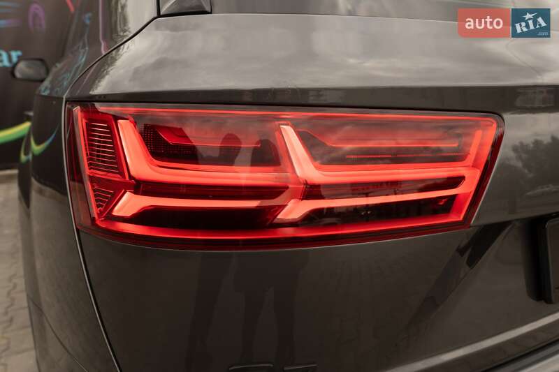 Позашляховик / Кросовер Audi Q7 2018 в Луцьку