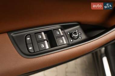 Позашляховик / Кросовер Audi Q7 2018 в 