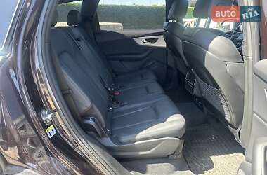 Внедорожник / Кроссовер Audi Q7 2021 в 