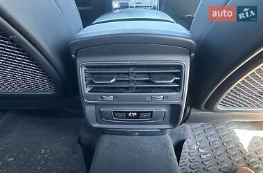Внедорожник / Кроссовер Audi Q7 2021 в 
