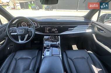 Внедорожник / Кроссовер Audi Q7 2021 в 