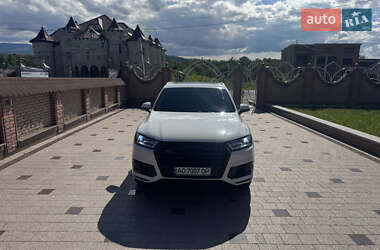 Внедорожник / Кроссовер Audi Q7 2016 в 