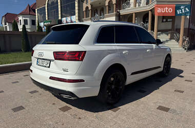 Внедорожник / Кроссовер Audi Q7 2016 в 
