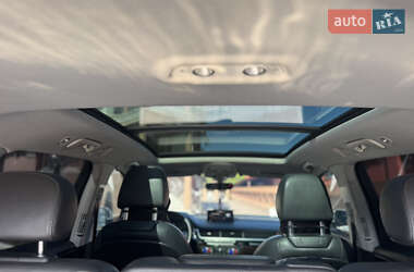 Внедорожник / Кроссовер Audi Q7 2016 в 