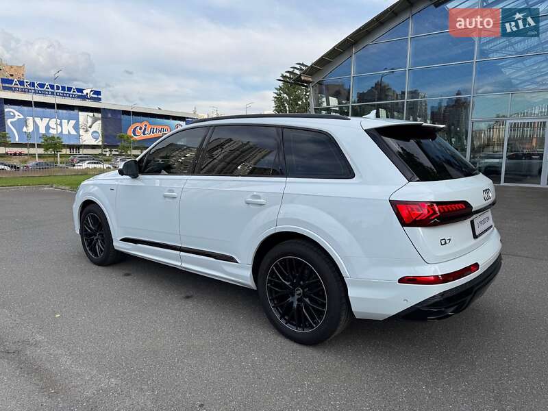 Внедорожник / Кроссовер Audi Q7 2023 в Киеве