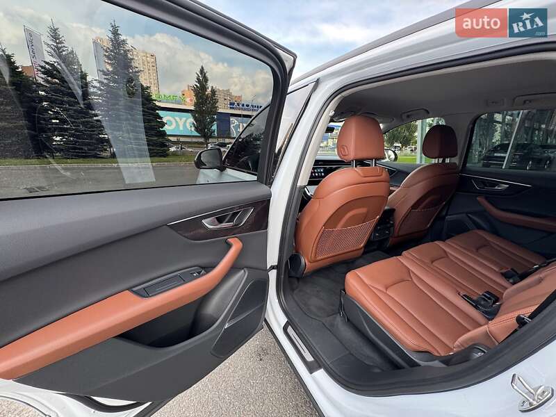 Внедорожник / Кроссовер Audi Q7 2023 в Киеве