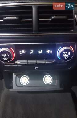 Позашляховик / Кросовер Audi Q7 2017 в 