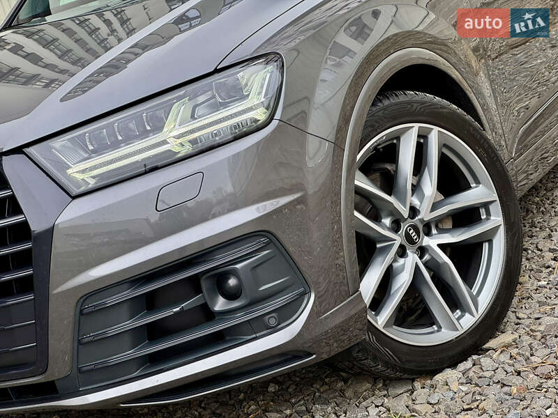 Внедорожник / Кроссовер Audi Q7 2018 в Ужгороде