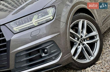 Внедорожник / Кроссовер Audi Q7 2018 в 