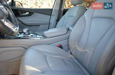 Внедорожник / Кроссовер Audi Q7 2018 в 