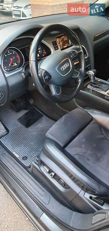 Внедорожник / Кроссовер Audi Q7 2013 в Киеве