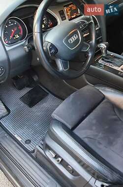 Внедорожник / Кроссовер Audi Q7 2013 в 